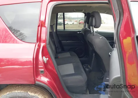 2016 Jeep Compass Sport z USA, uszkodzony, nr VIN 1C4NJDBB4GD756426